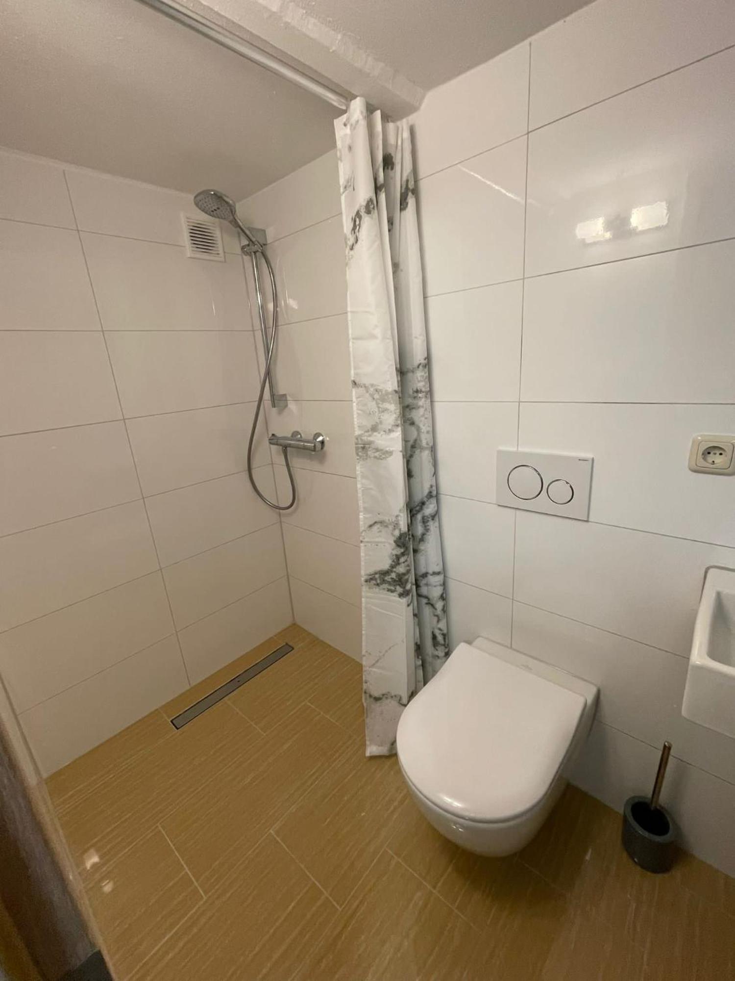 Homestay Gemuetliches Und Schoenes Keller Geschoss K1 Hassloch (Hessen)